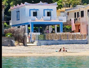 Villa GLORIA sulla spiaggia 15 minuti da Palermo animali ammessi